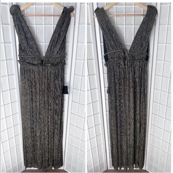 LULU’S Stunning Low Neck-Line Gown - Picture 6 of 12